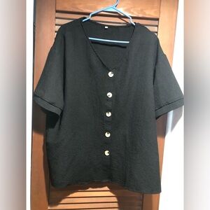 Black button up shirt in XL